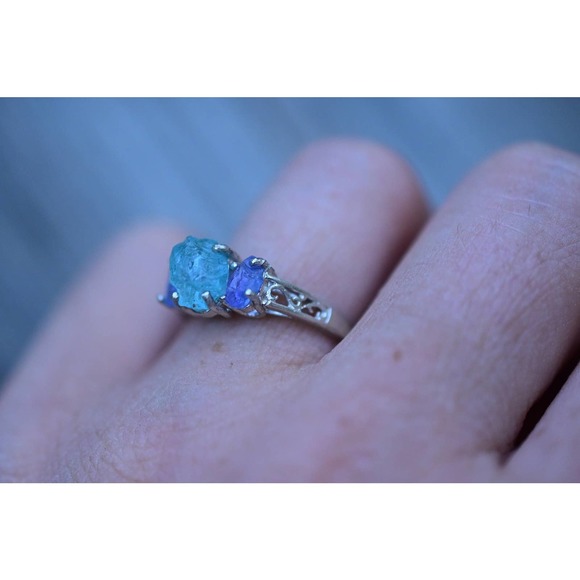 Aquamarine and tanzanite ring, size 3 4 5 6 7 8 9 10 11 12 13 - Picture 3 of 5
